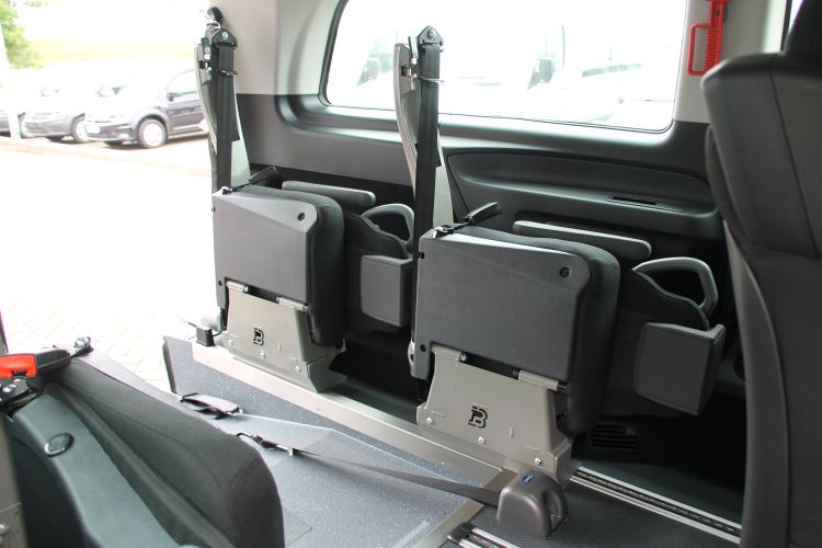 Mercedes-Benz V-klasse L3 Rolstoelauto tip and turn seats