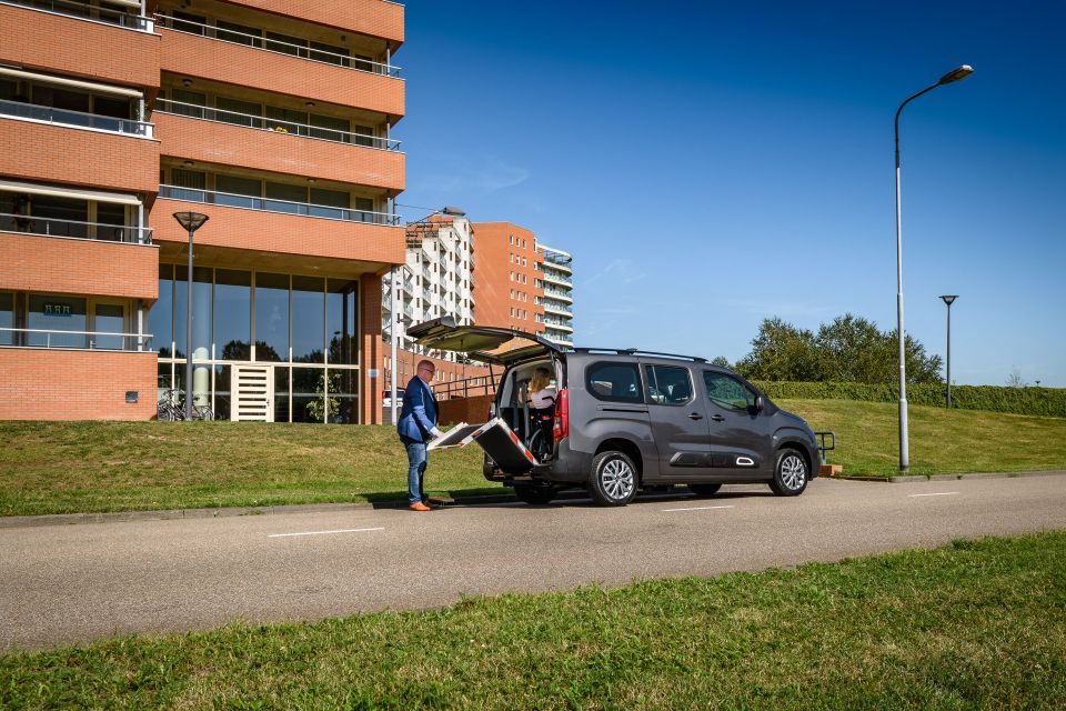 Peugeot Rifter L2 wheelchair taxi