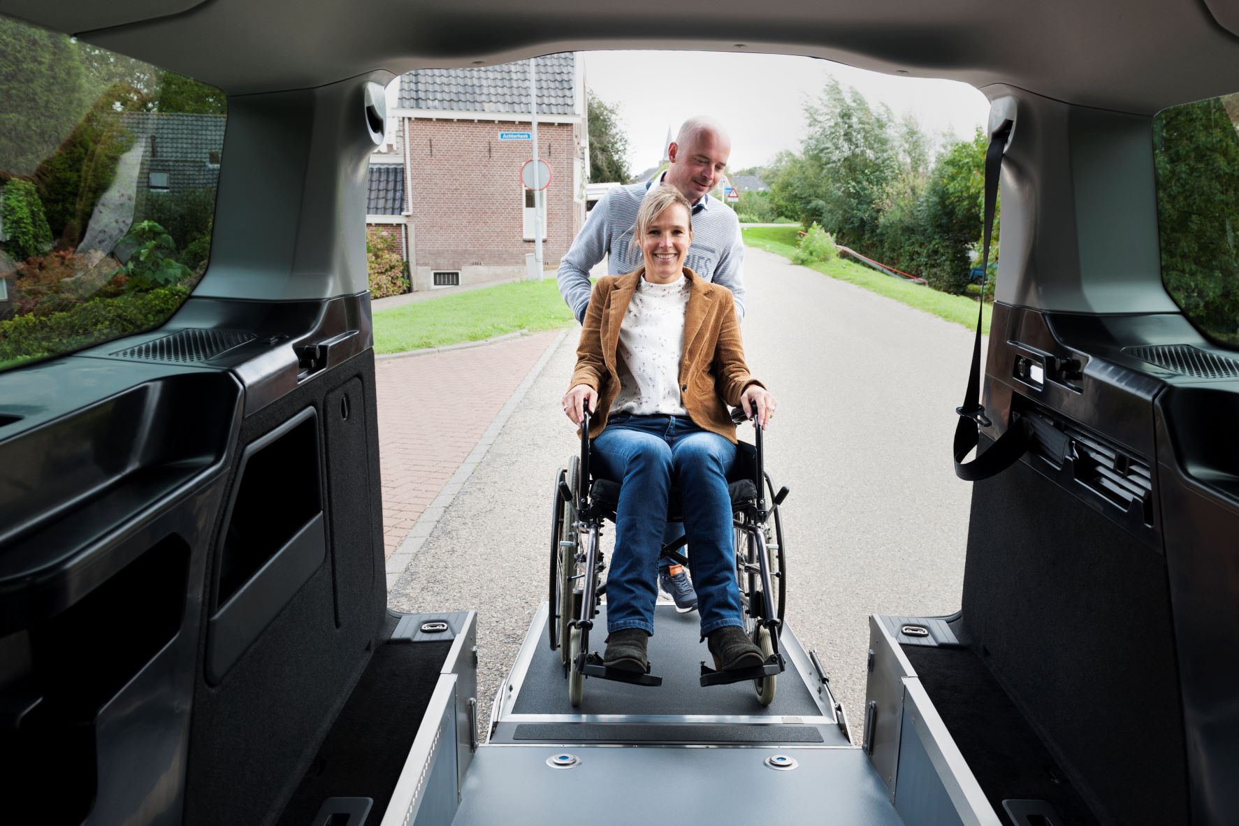 Taxi para silla de ruedas Ford Grand Tourneo Connect