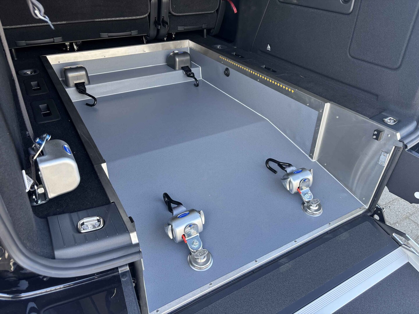 Ombouwkit met verlaagde vloer voor de Volkswagen Caddy Maxi eHybrid