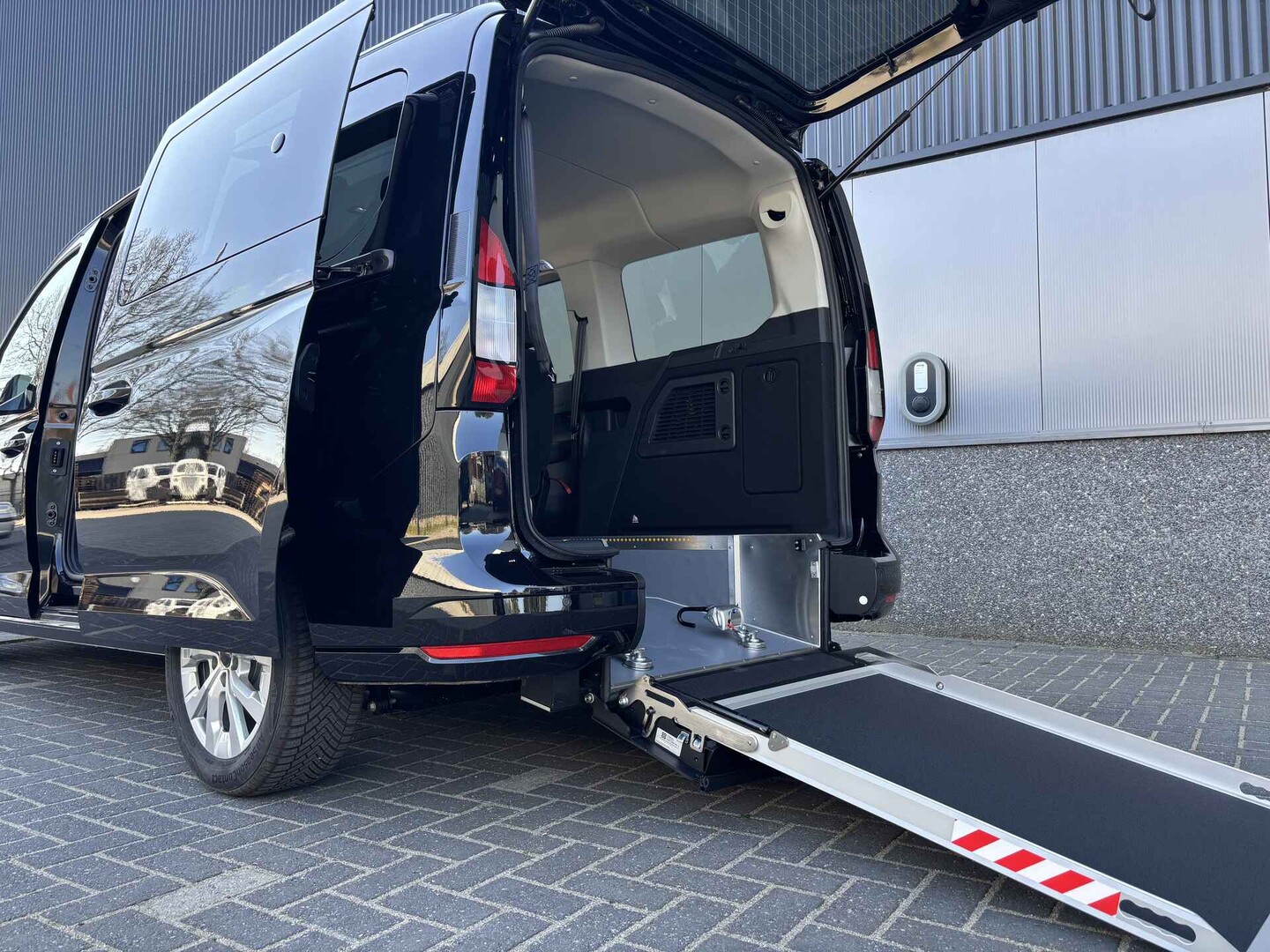 Rolstoeloprijplaat voor de Volkswagen Caddy Maxi eHybrid