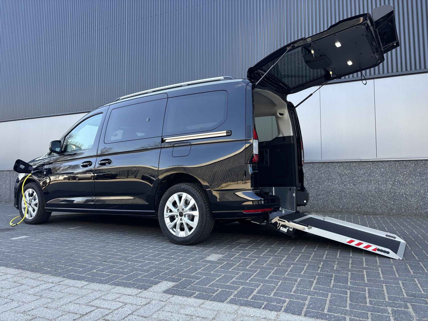 Rolstoeltoegankelijke Volkswagen Caddy Maxi eHybrid