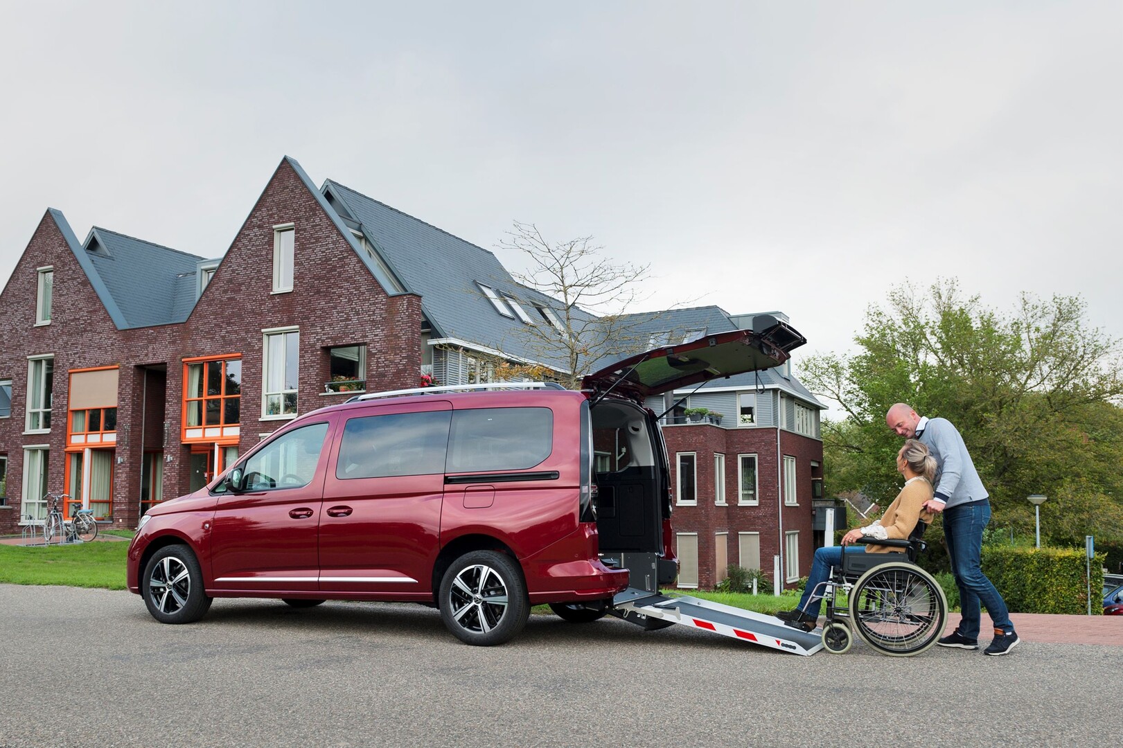 afwerking rolstoelauto Volkswagen Caddy Maxi